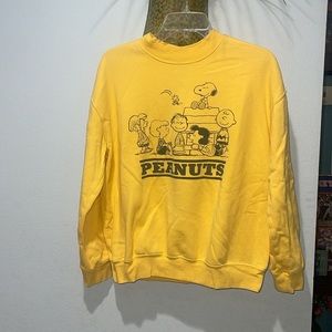 Peanuts sweatshirt size M
